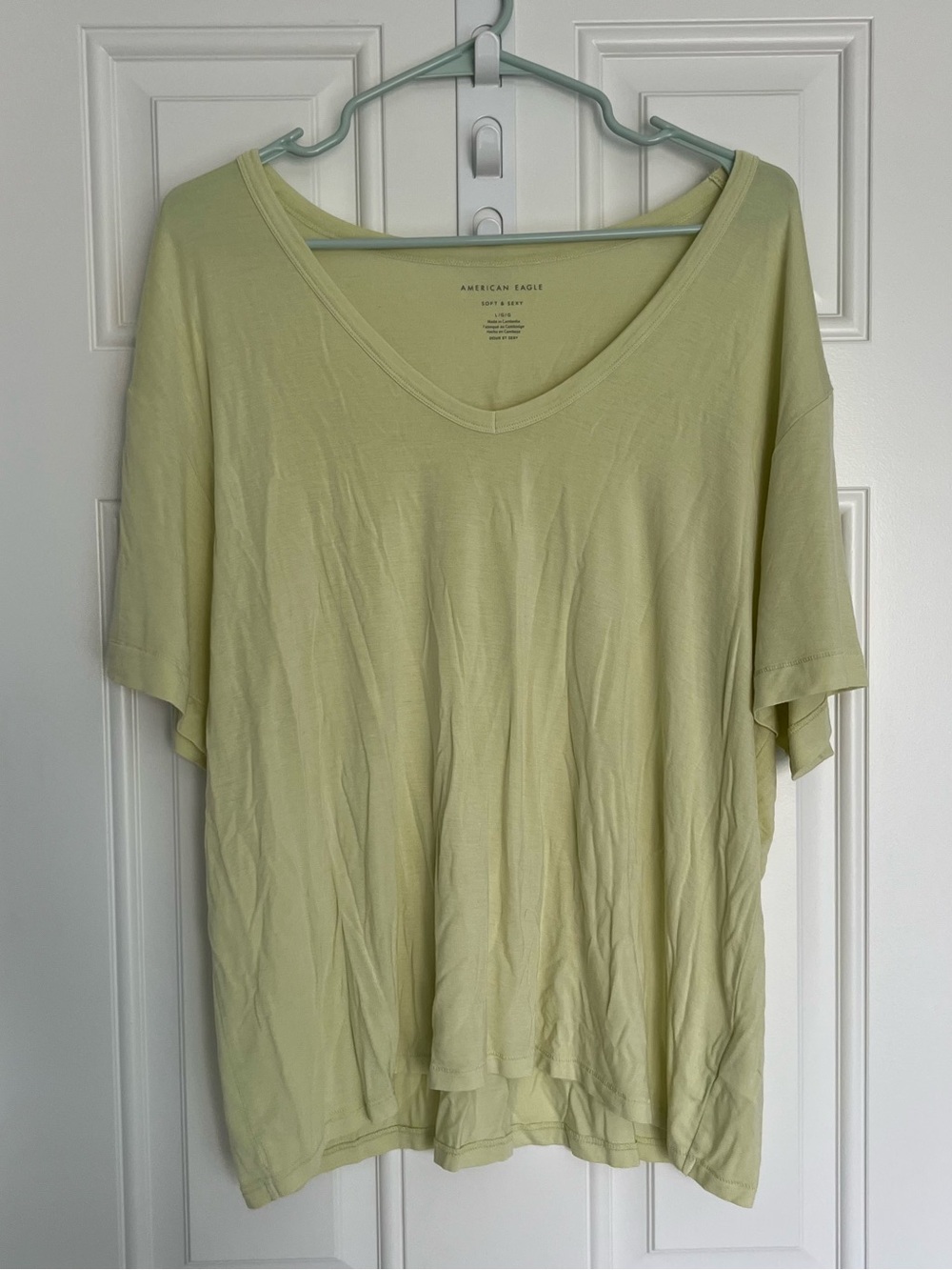 American Eagle Outfitters Soft & Sexy V-Neck Short Sleeve Tee bundle! - Picture 5 of 7